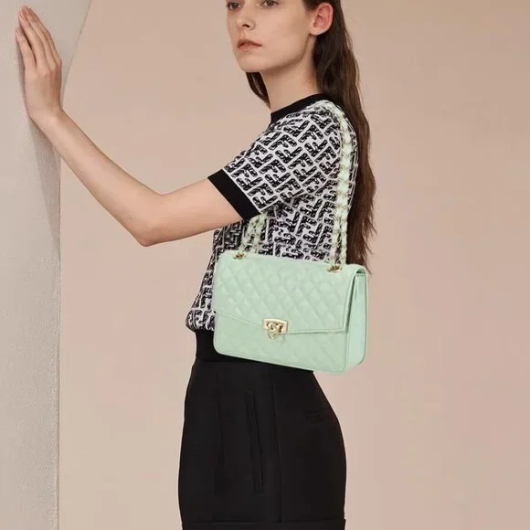Quilted Shoulder Bag for Women, Medium Flap Crossbody Handbag with Chain Strap,
